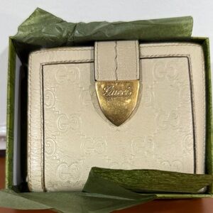 Gucci SSima Leather Bifold
Wallet Off-white